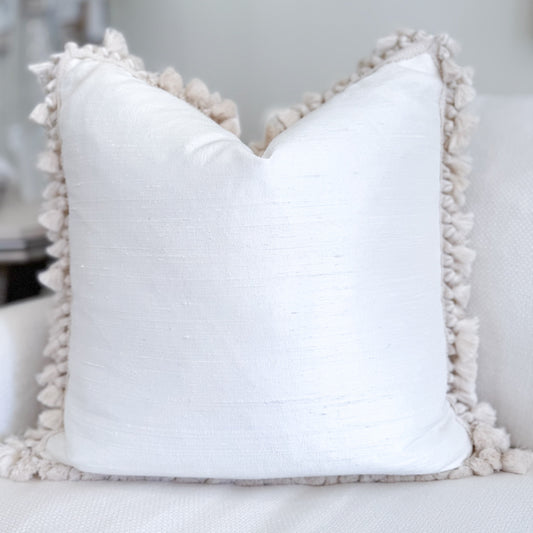 Lux Silk Pillow With Tassel Trim